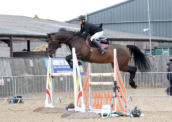 Emma-Jo Slater dominates the Nupafeed Supplements Senior Discovery Second Round at Science Supplements Onley Grounds Equestrian Complex